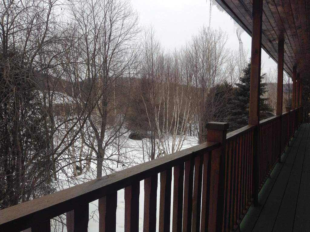 Aux Berges Du St-Maurice Hotel Saint-Jean-des Piles Exterior foto
